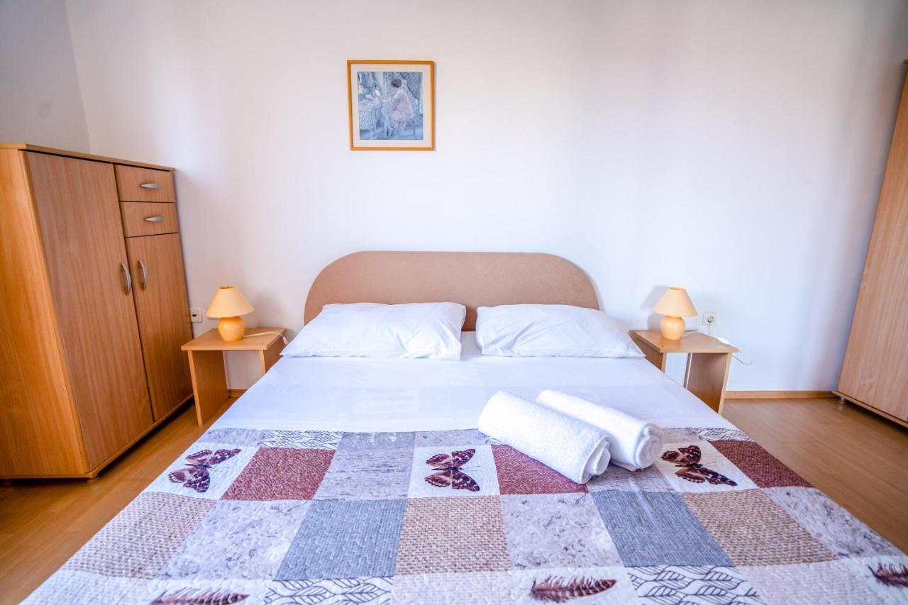 Apartments Valentin Privlaka  Eksteriør bilde